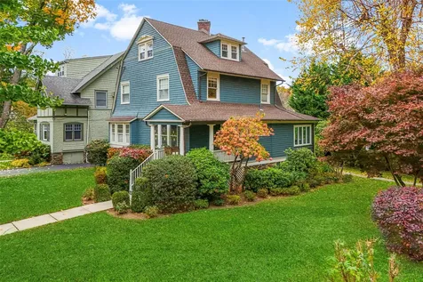 7 Thompson Place Larchmont NY 10538
