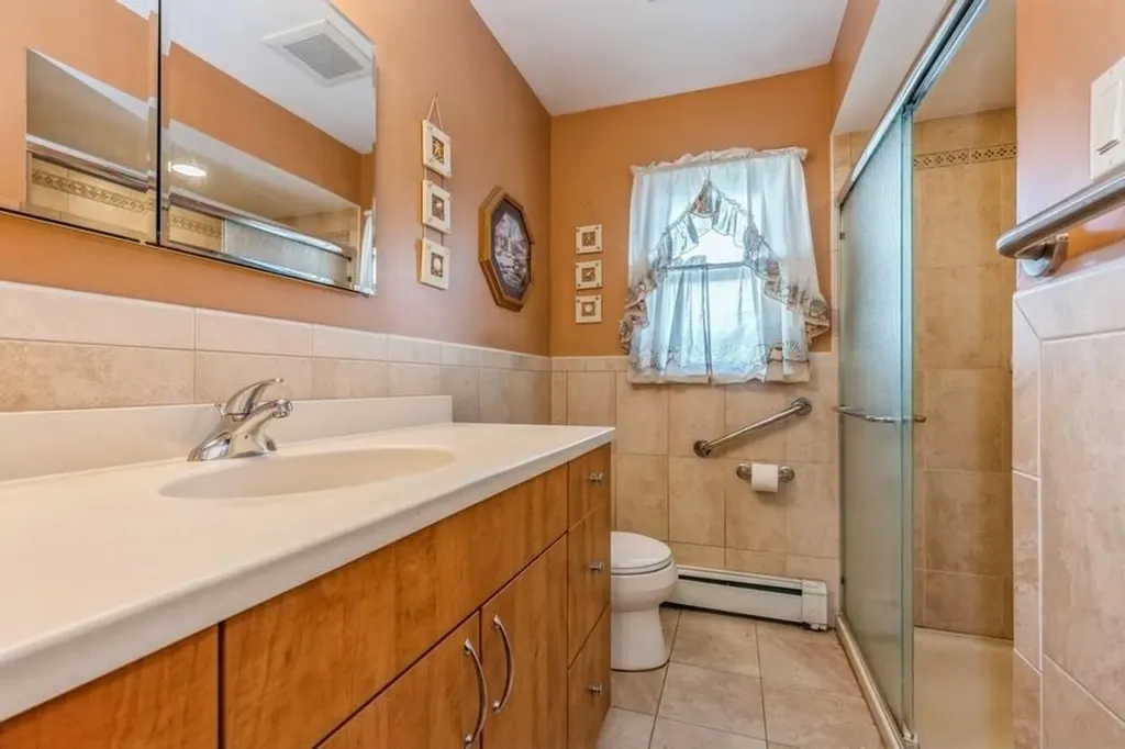 676 Pleasant Avenue Westbury NY 11590