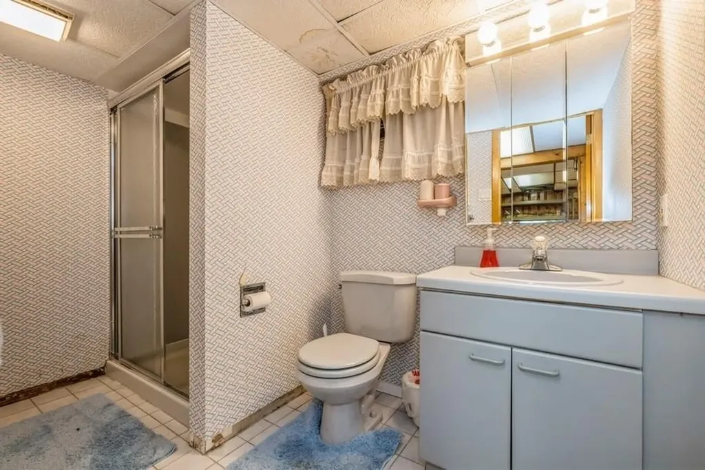 676 Pleasant Avenue Westbury NY 11590