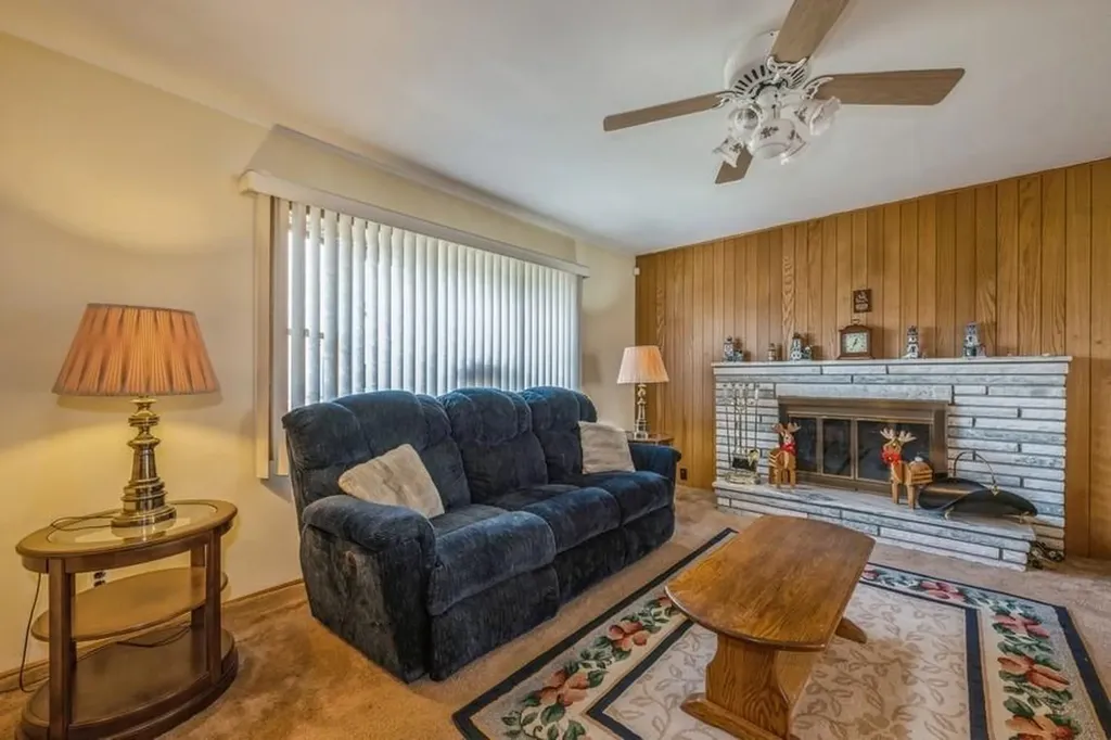 676 Pleasant Avenue Westbury NY 11590