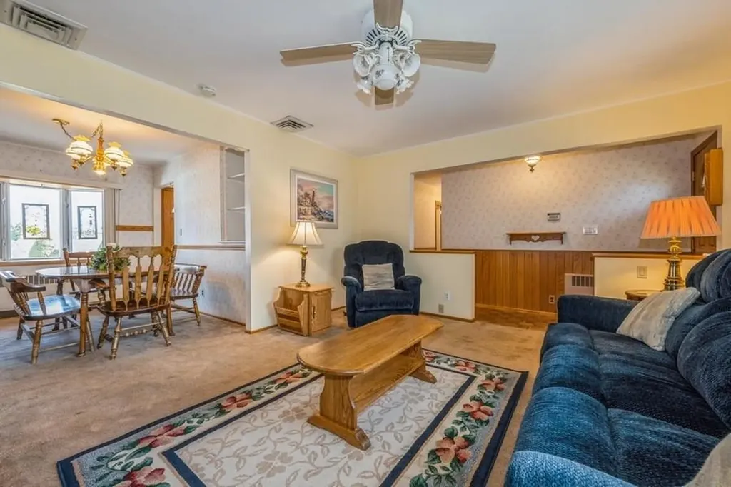 676 Pleasant Avenue Westbury NY 11590