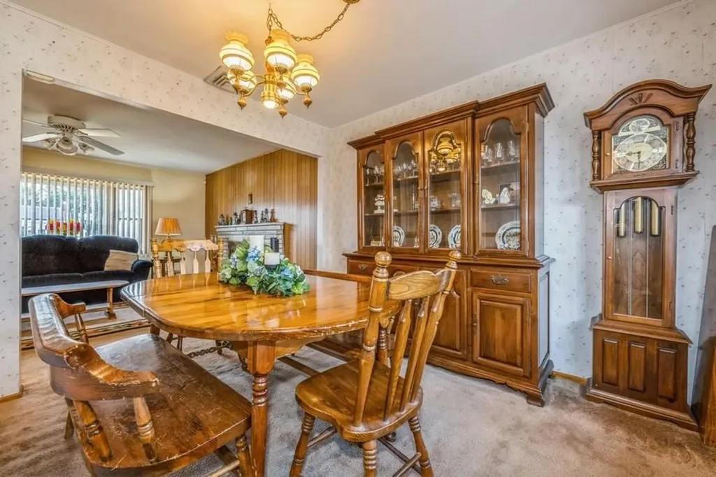 676 Pleasant Avenue Westbury NY 11590
