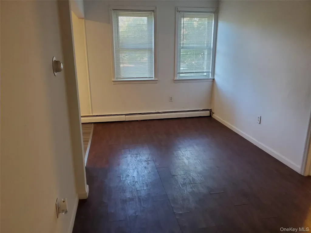 10 Sally Lane Ridge NY 11961