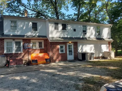 10 Sally Lane Ridge NY 11961