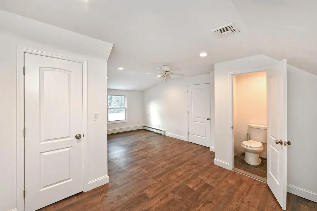 66 White Pine Way Medford NY 11763
