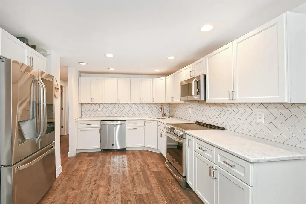 66 White Pine Way Medford NY 11763