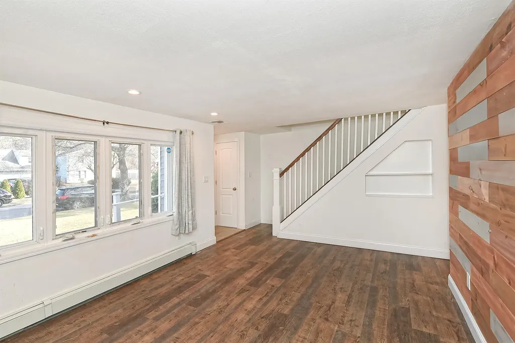 66 White Pine Way Medford NY 11763
