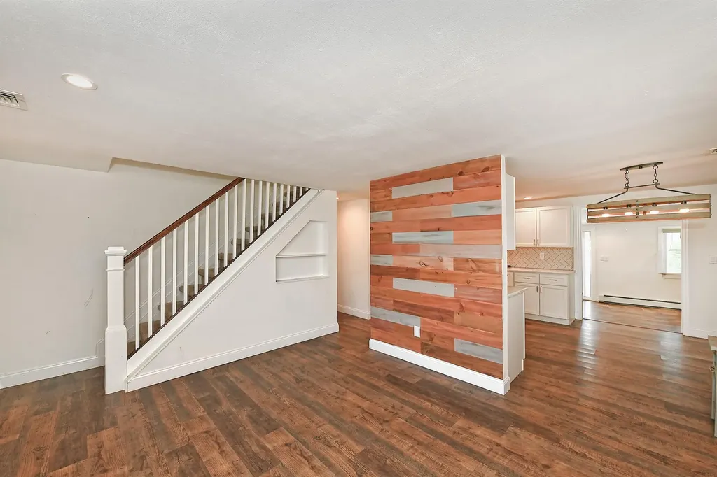 66 White Pine Way Medford NY 11763