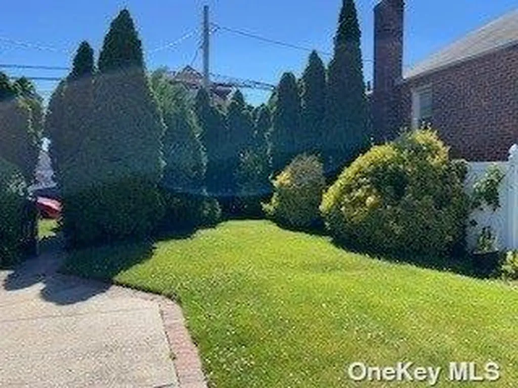 1299 Globe Avenue Elmont NY 11003