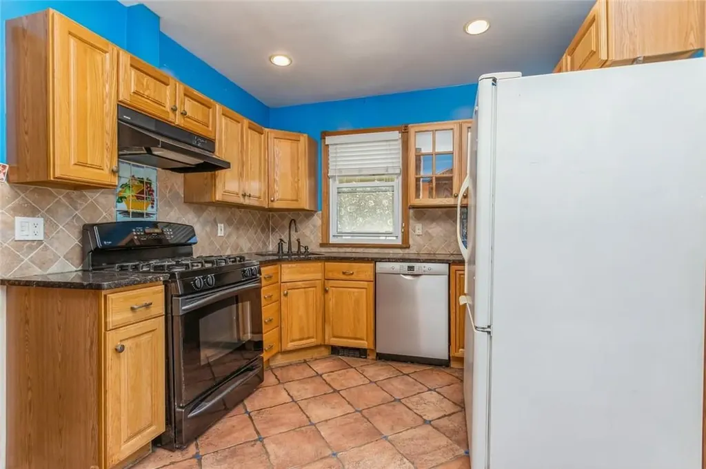 30 Brookside Place New Rochelle NY 10801