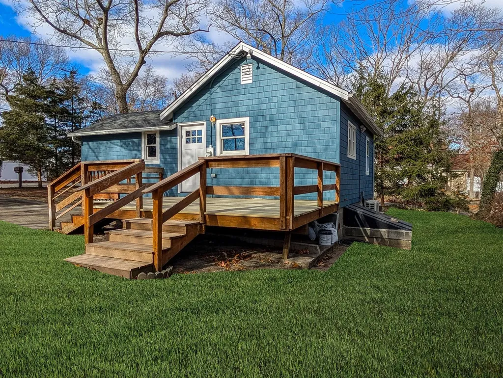 132 Patchogue Avenue Patchogue NY 11772