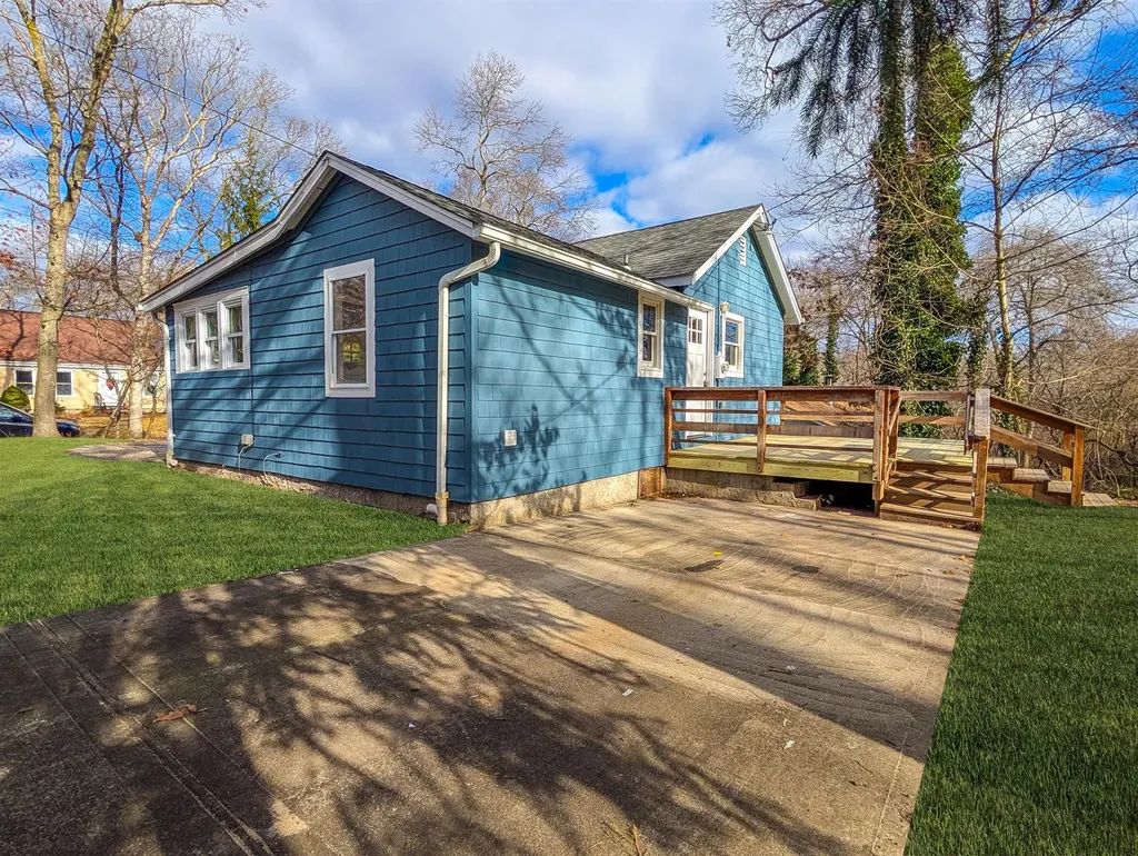 132 Patchogue Avenue Patchogue NY 11772