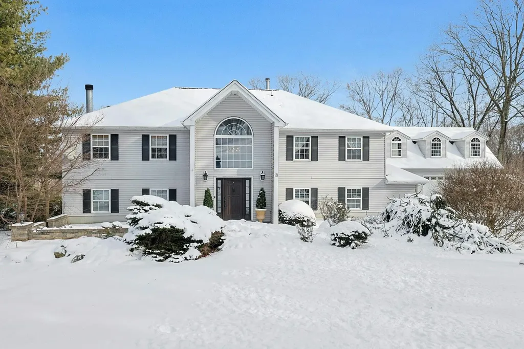 18 Valerie Lane Mahopac NY 10541