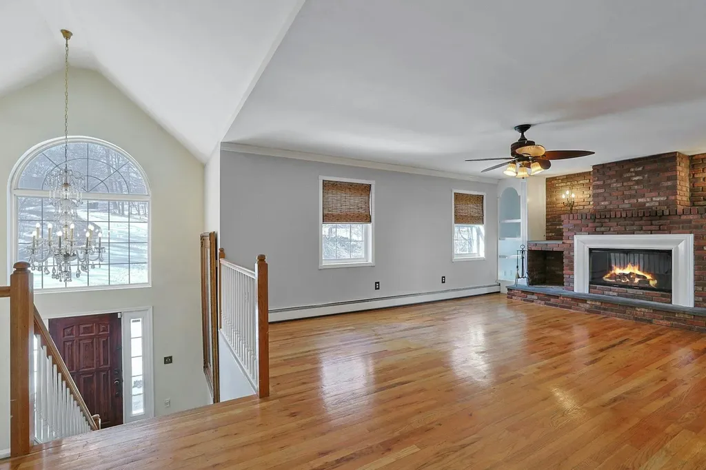18 Valerie Lane Mahopac NY 10541