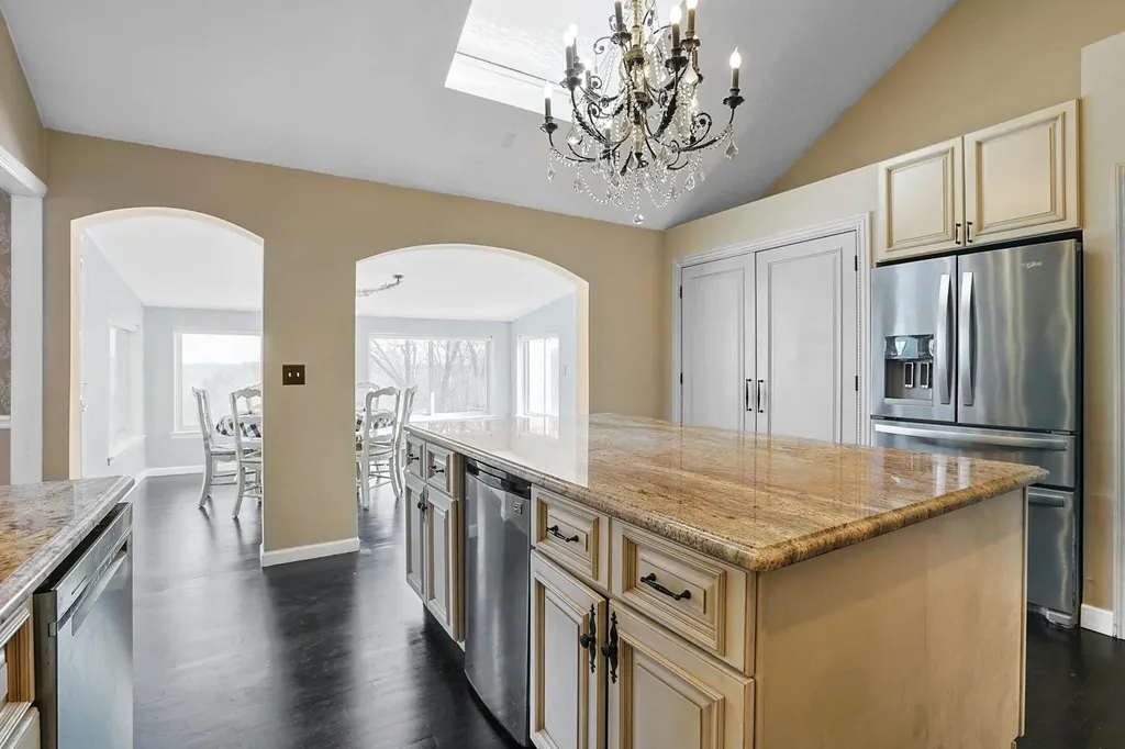 18 Valerie Lane Mahopac NY 10541