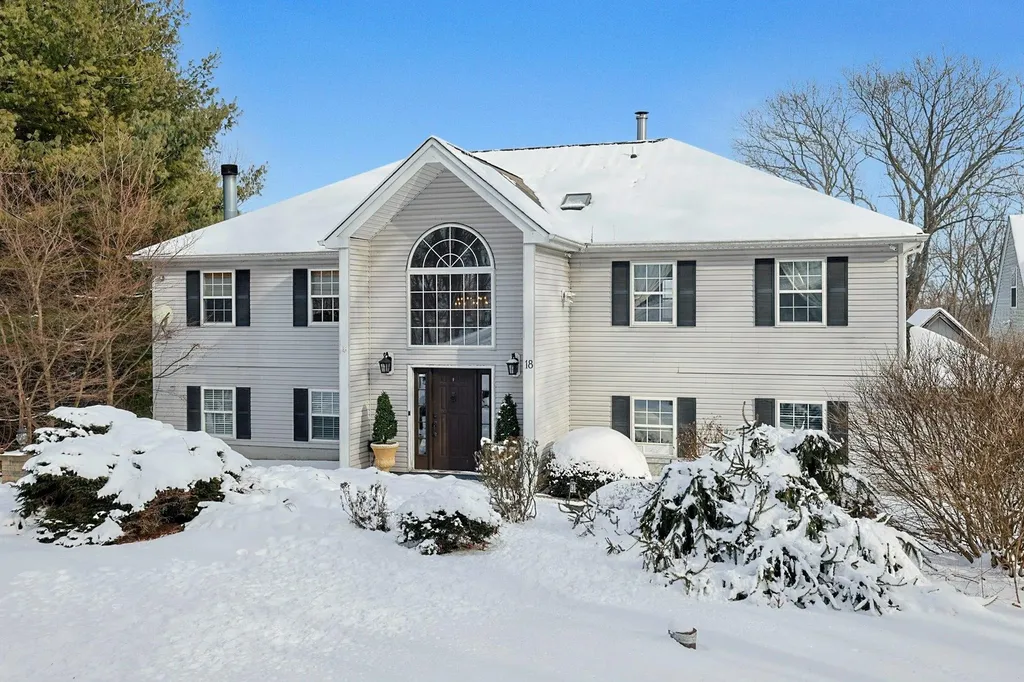 18 Valerie Lane Mahopac NY 10541