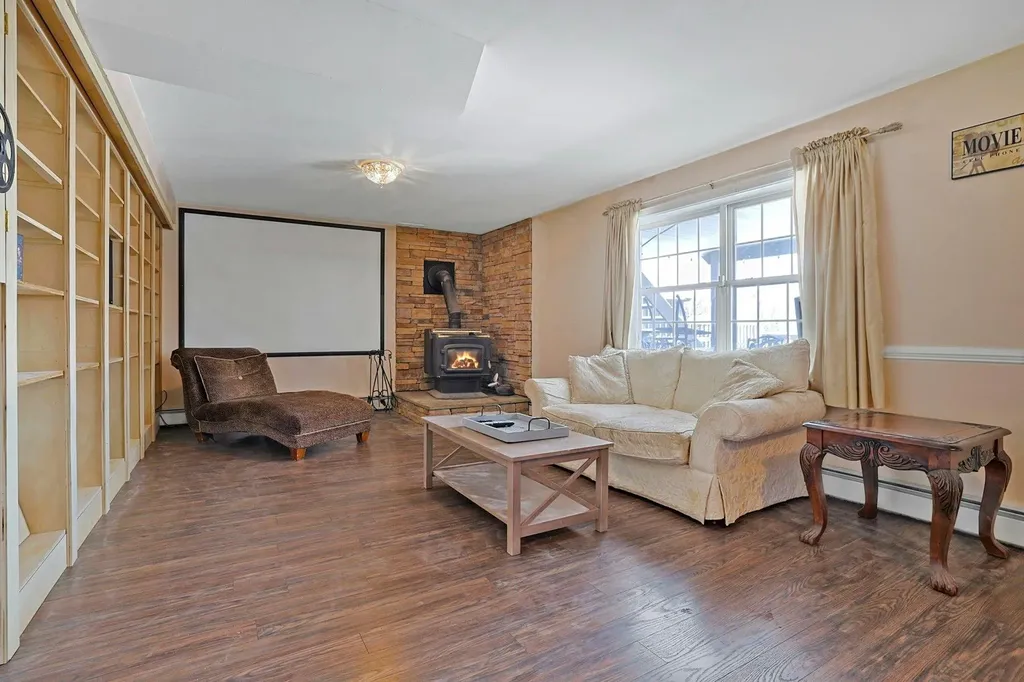 18 Valerie Lane Mahopac NY 10541
