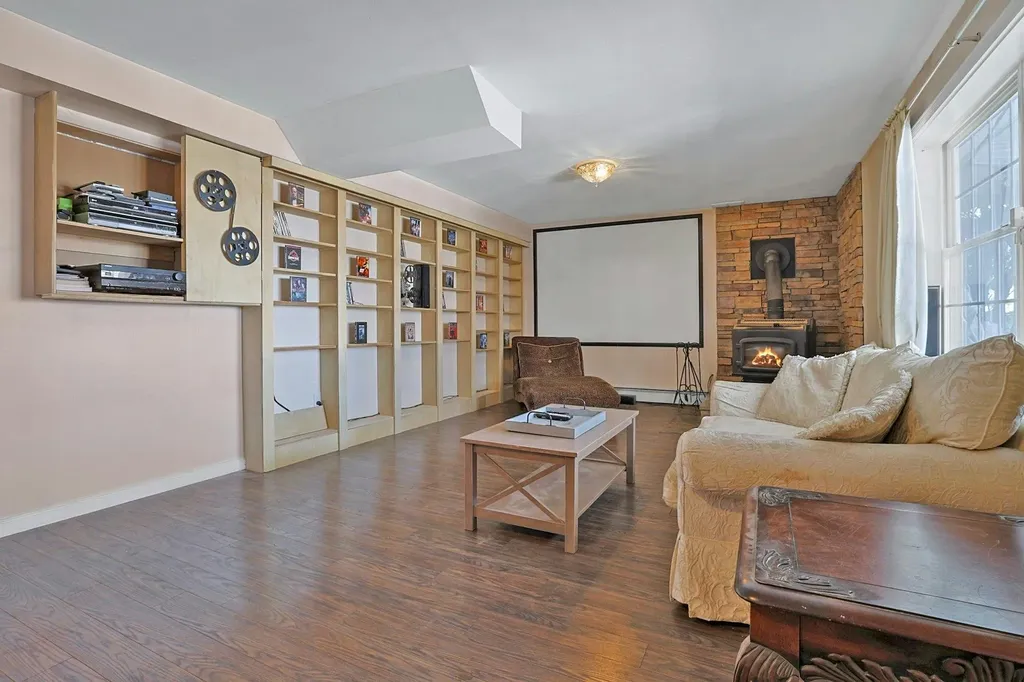 18 Valerie Lane Mahopac NY 10541