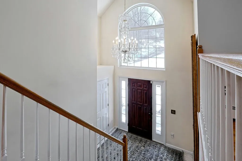 18 Valerie Lane Mahopac NY 10541