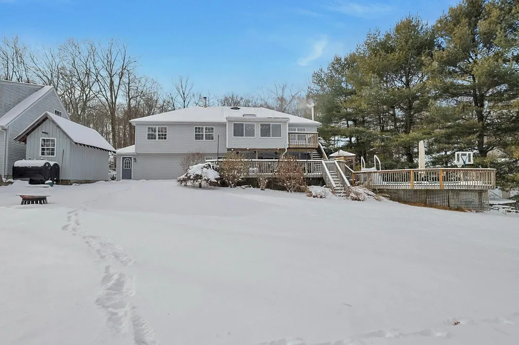 18 Valerie Lane Mahopac NY 10541