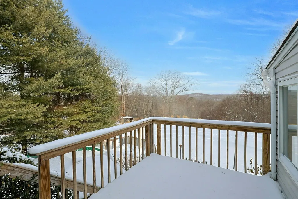18 Valerie Lane Mahopac NY 10541