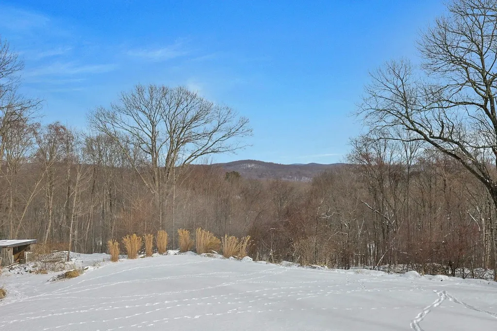 18 Valerie Lane Mahopac NY 10541
