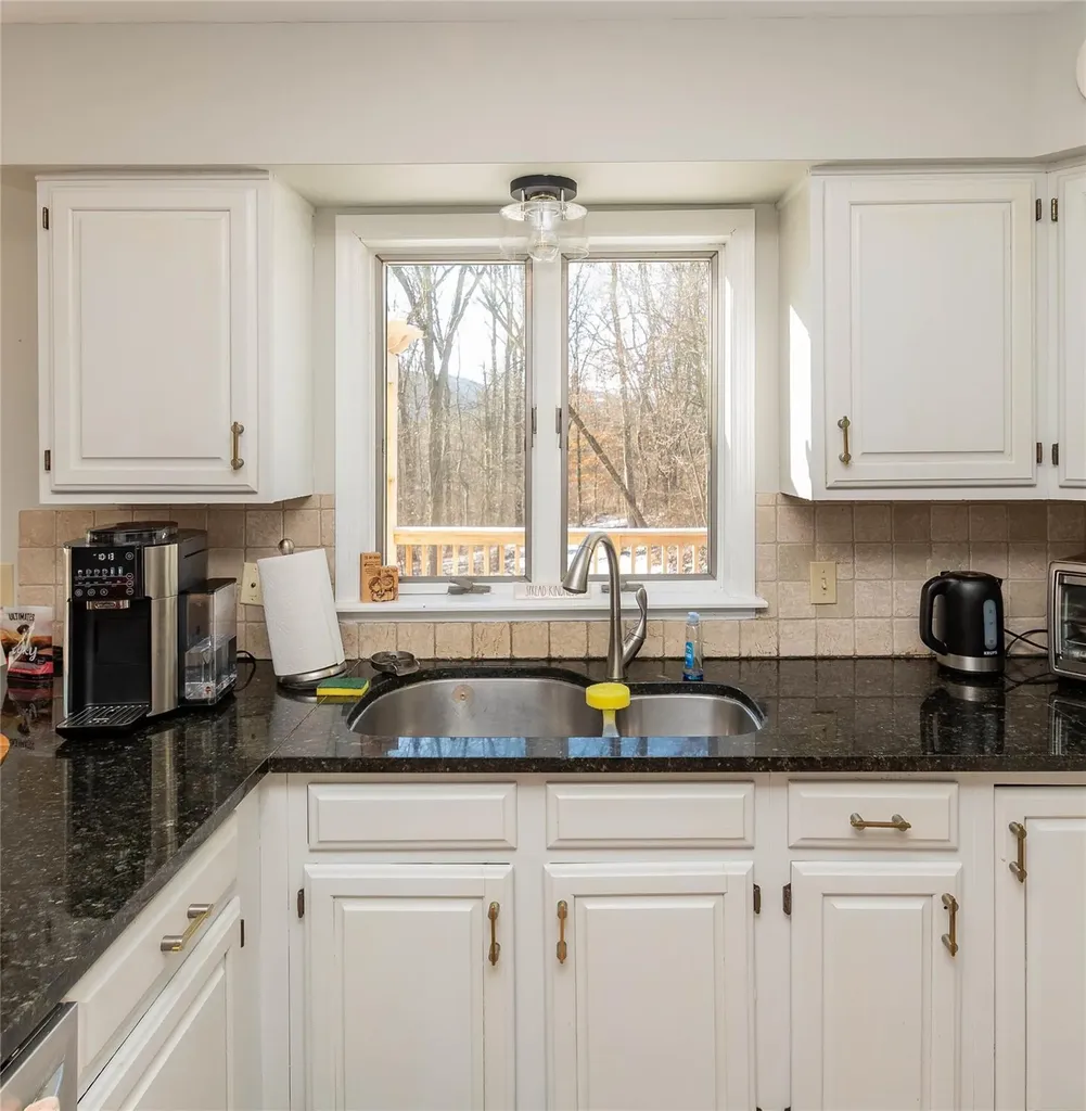 47 Maurerbrook Drive Fishkill NY 12524