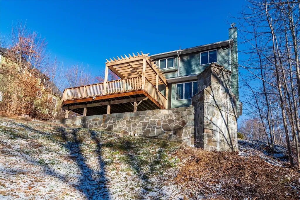 47 Maurerbrook Drive Fishkill NY 12524