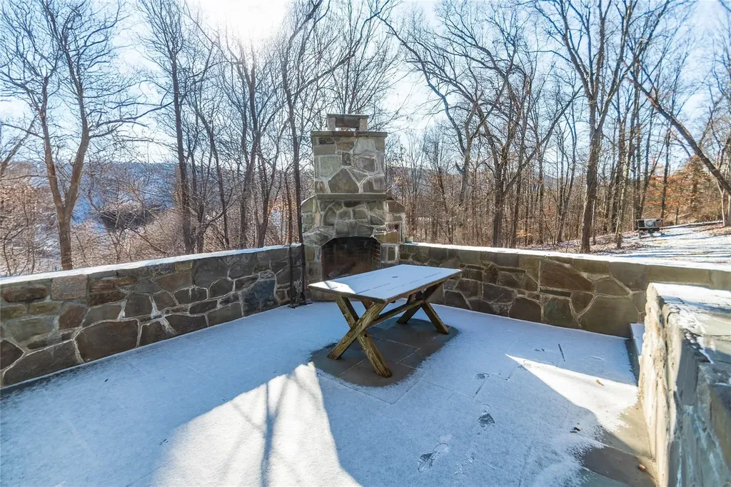 47 Maurerbrook Drive Fishkill NY 12524