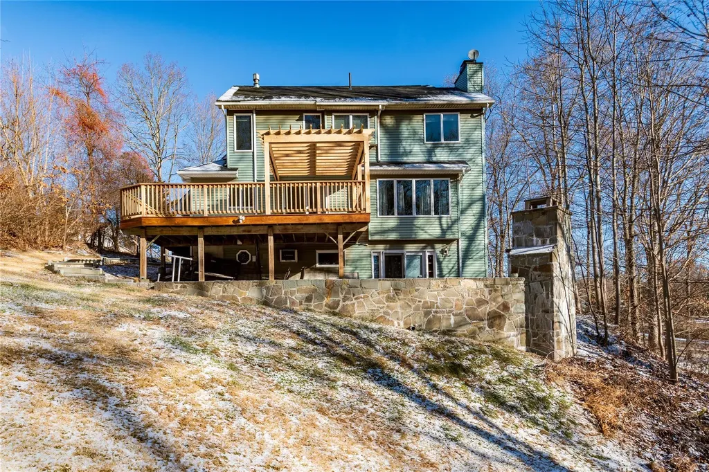 47 Maurerbrook Drive Fishkill NY 12524