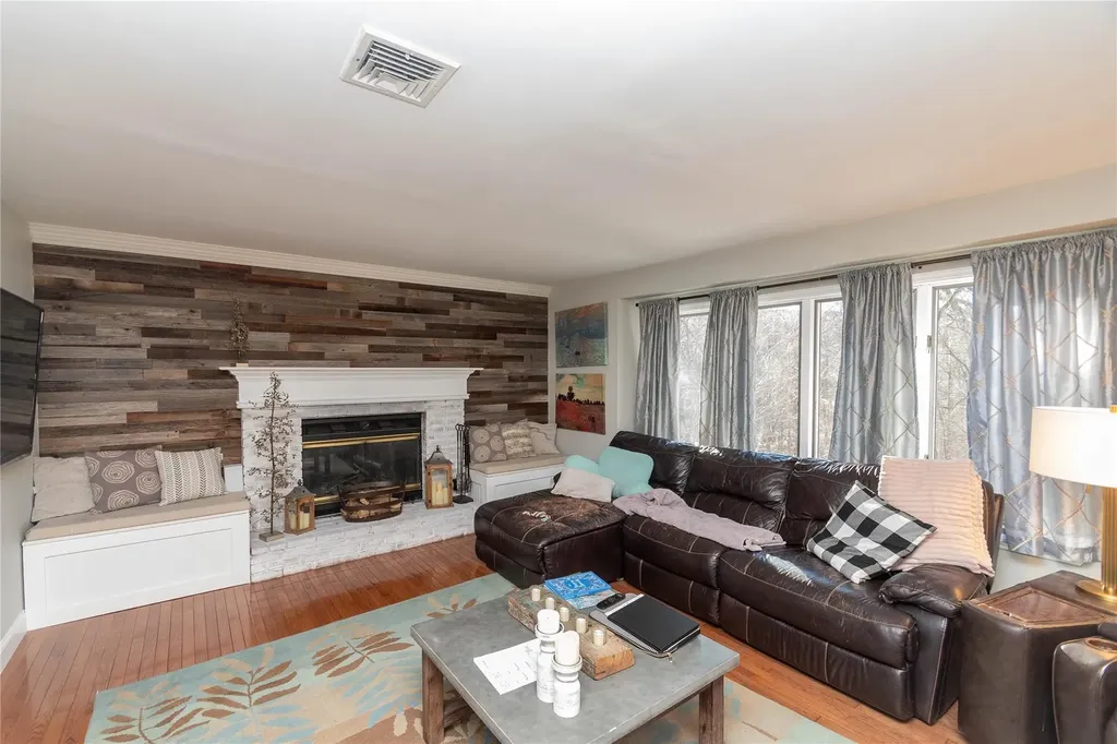 47 Maurerbrook Drive Fishkill NY 12524