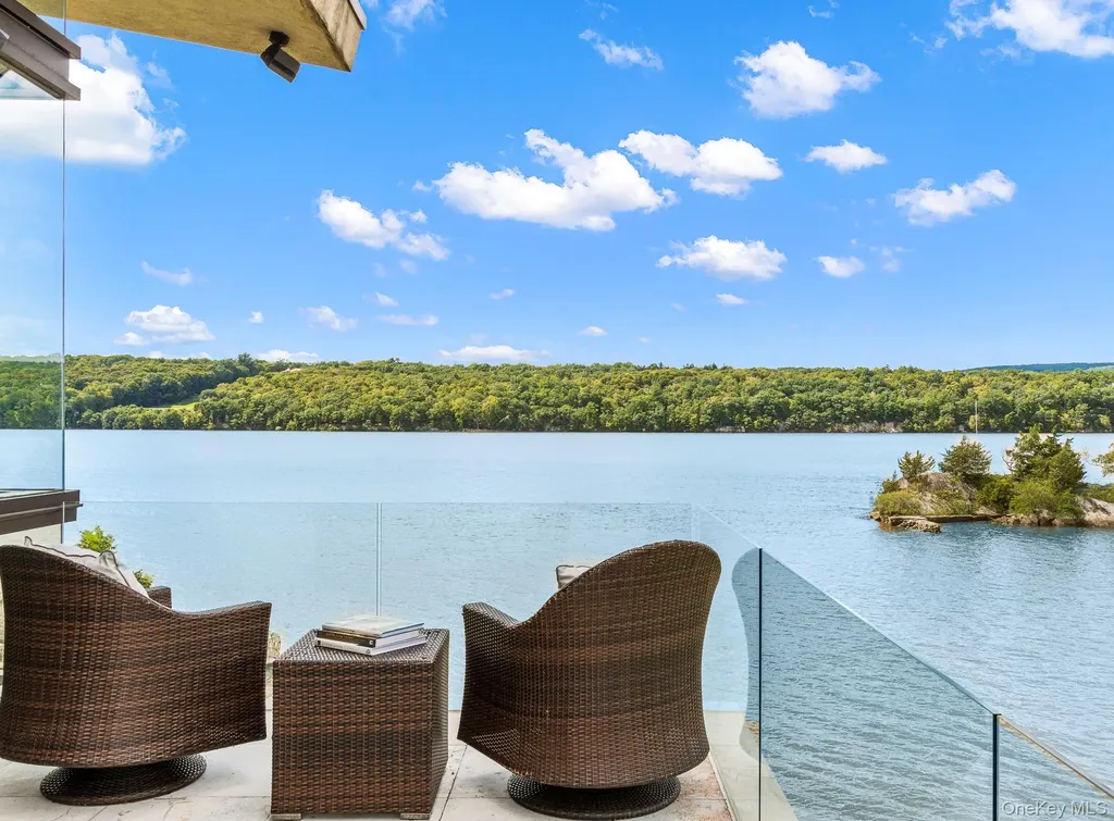 46 Ledgerock Lane Hyde Park NY 12538