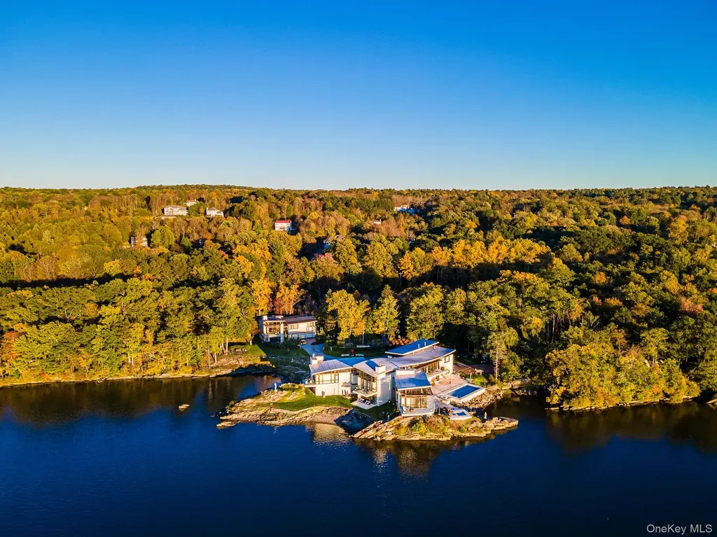 46 Ledgerock Lane Hyde Park NY 12538