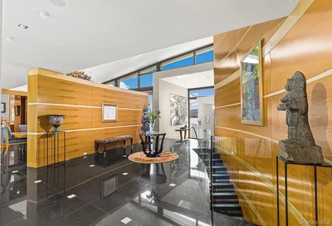 46 Ledgerock Lane Hyde Park NY 12538