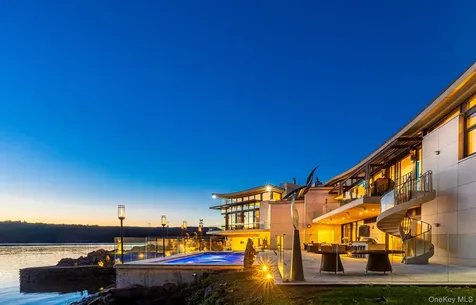 46 Ledgerock Lane Hyde Park NY 12538