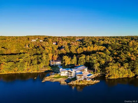 46 Ledgerock Lane Hyde Park NY 12538