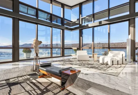 46 Ledgerock Lane Hyde Park NY 12538