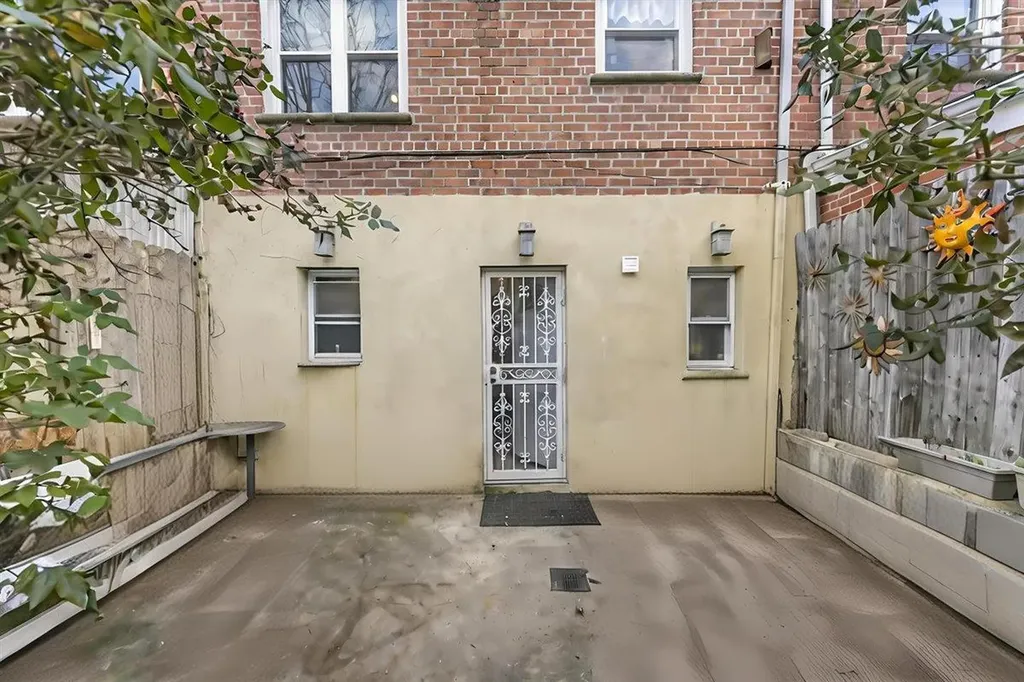 1418 Edwards Avenue Bronx NY 10461
