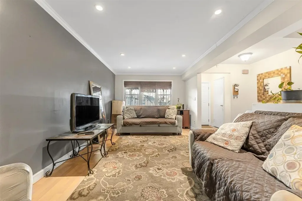 1418 Edwards Avenue Bronx NY 10461