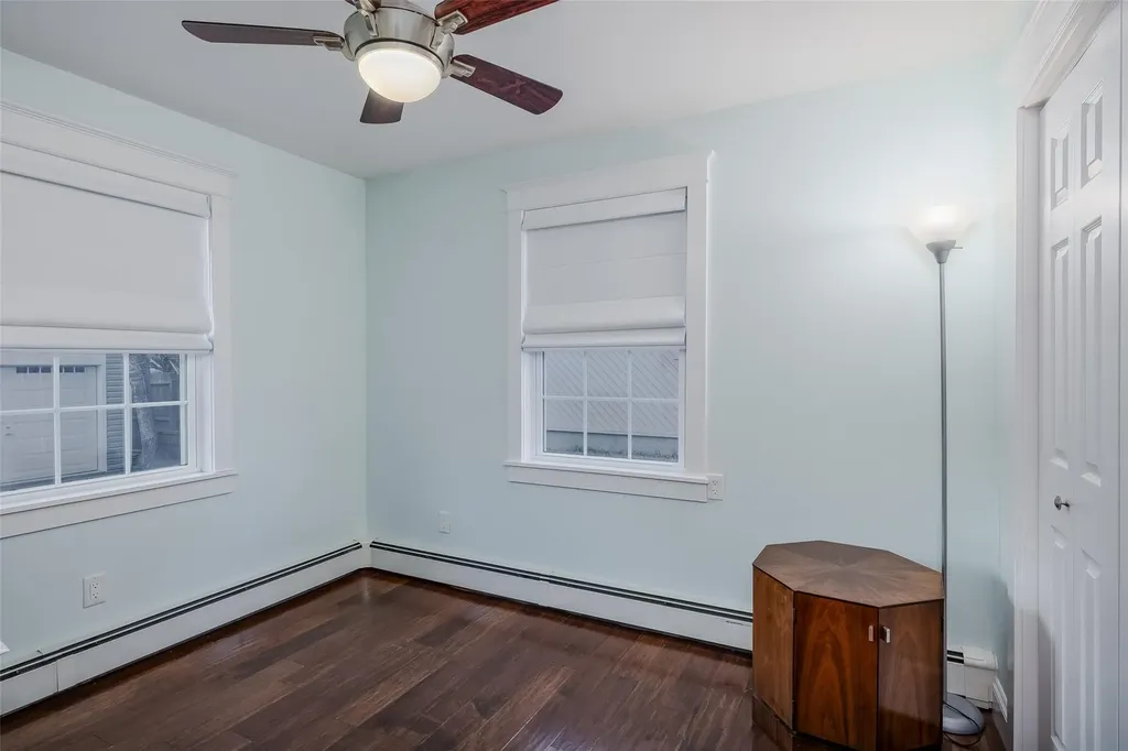 824 Venetian Boulevard Lindenhurst NY 11757