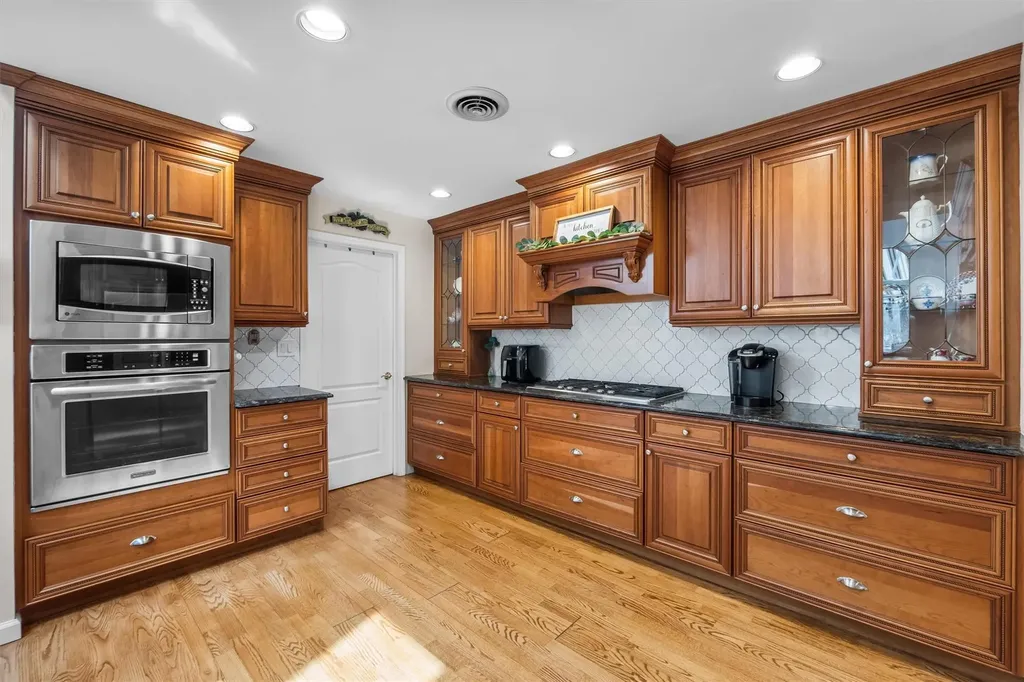 12 Bridge Road Nanuet NY 10954