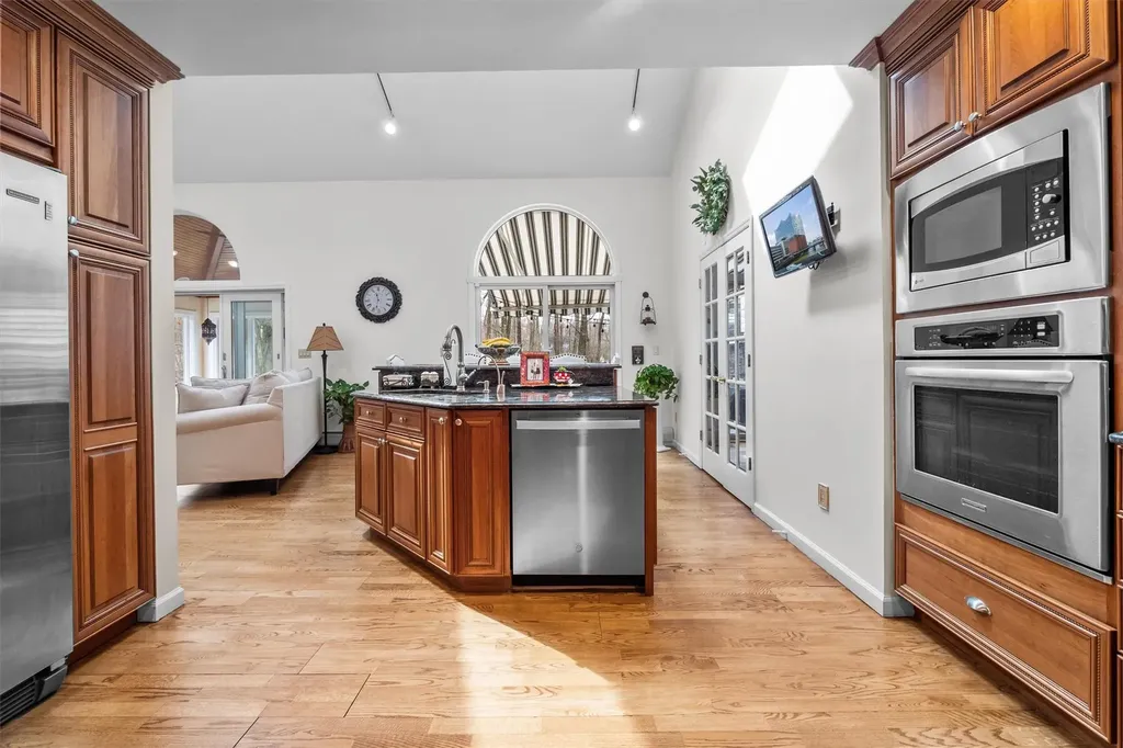 12 Bridge Road Nanuet NY 10954