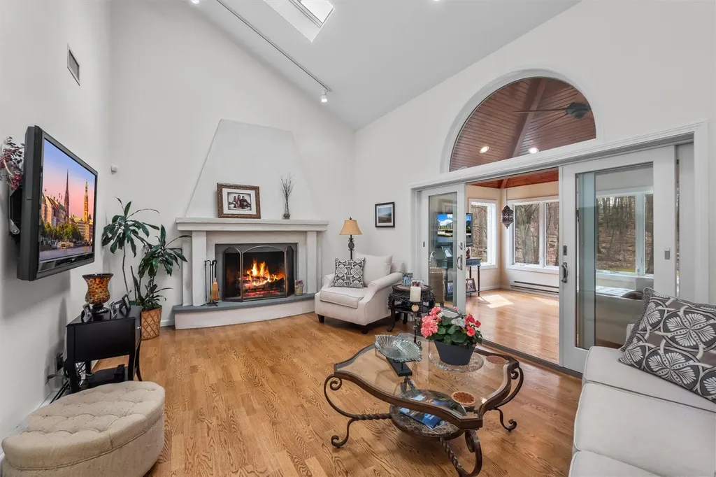 12 Bridge Road Nanuet NY 10954