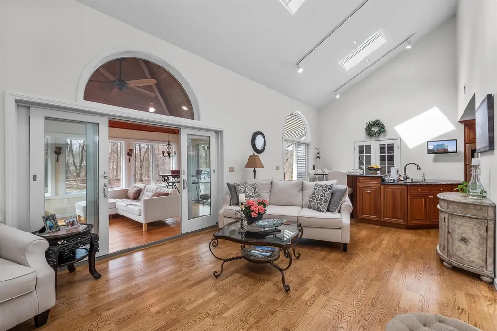 12 Bridge Road Nanuet NY 10954
