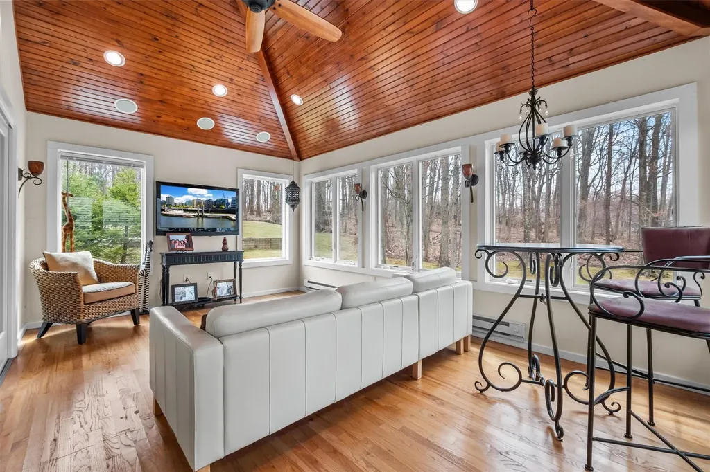 12 Bridge Road Nanuet NY 10954
