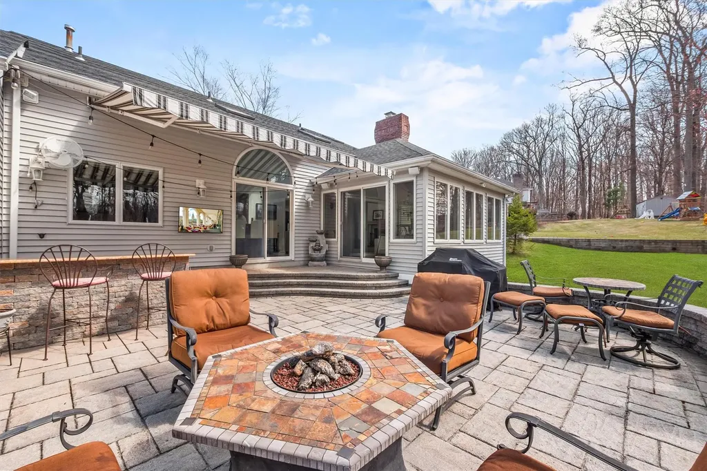 12 Bridge Road Nanuet NY 10954