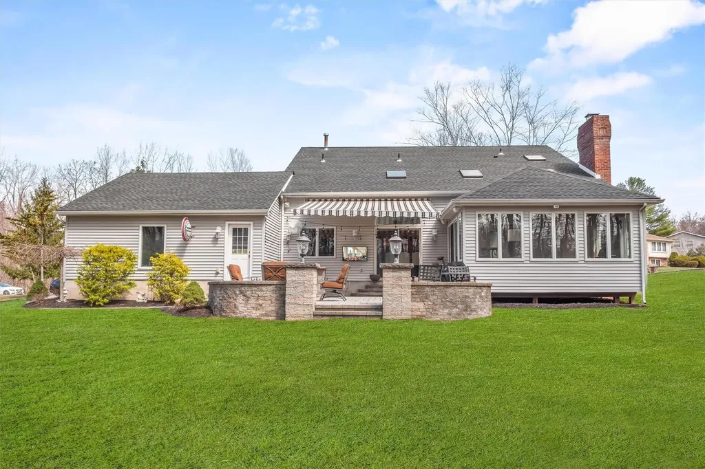 12 Bridge Road Nanuet NY 10954