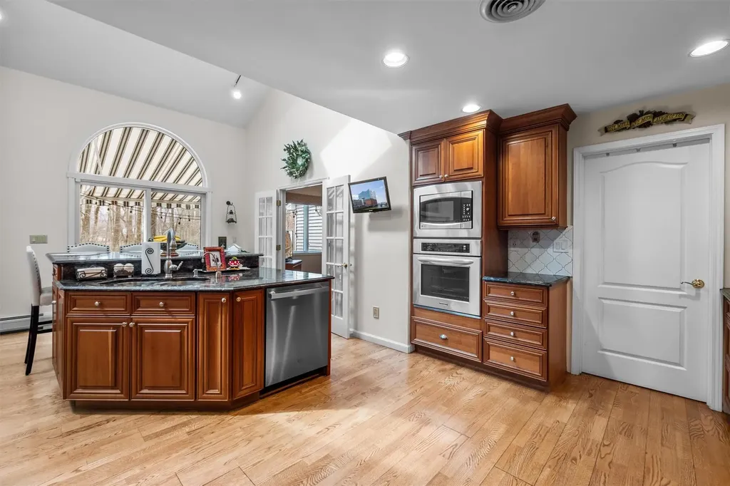 12 Bridge Road Nanuet NY 10954