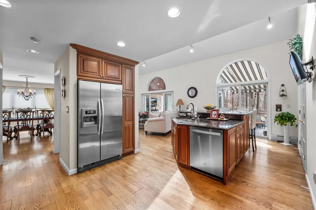 12 Bridge Road Nanuet NY 10954