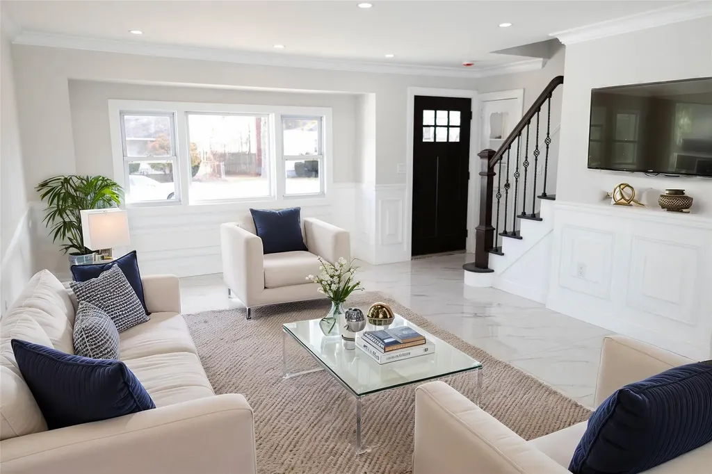 43 Cliff Avenue Hempstead NY 11550